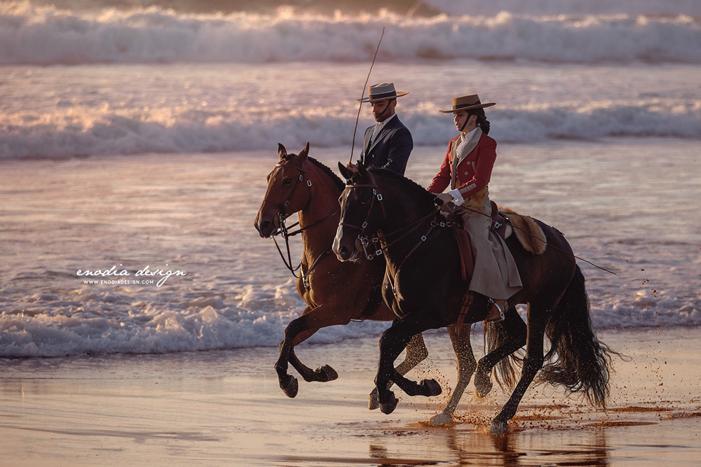 Frederico Peres and Nicole Silva with their handsome stallions, Duque and Dandy, cantering by the shore. What a sight! Thanks Lusitano World and Rita Fernandes for this chance! © Giulia Basaglia - Enodia Design & Photography